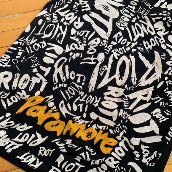 Paramore Riot all over print tshirt - Picture 4 of 4